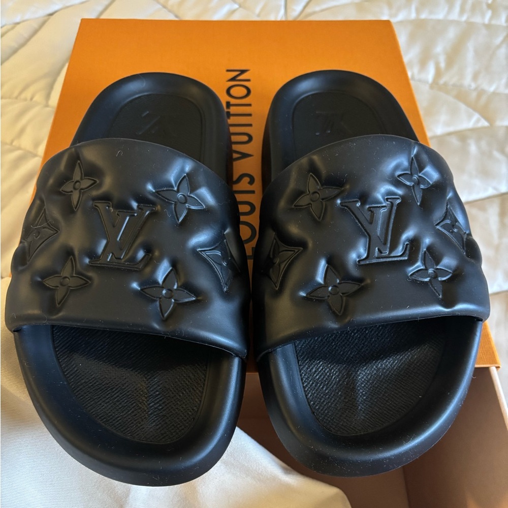 Louis Vuitton Embossed Black Waterfront Mule (Men’s 7) - Picture 3 of 11